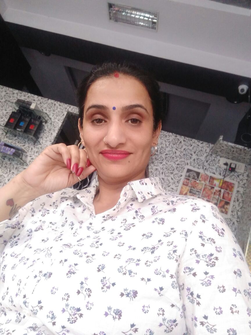 Mrs. Jeeya Soni from vaishali tower-2, Nursury circle, vaishali nagar  ,Jaipur, Rajasthan, 302021, India 15 years experience in Speciality Massage therapy | hair-cutting, colouring and styling | waxing and other forms of hair removal | facials and skin care treatments | Kayawell