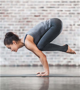 How to Get Small Waist Through Yoga: 5 Effective Poses that Will Help